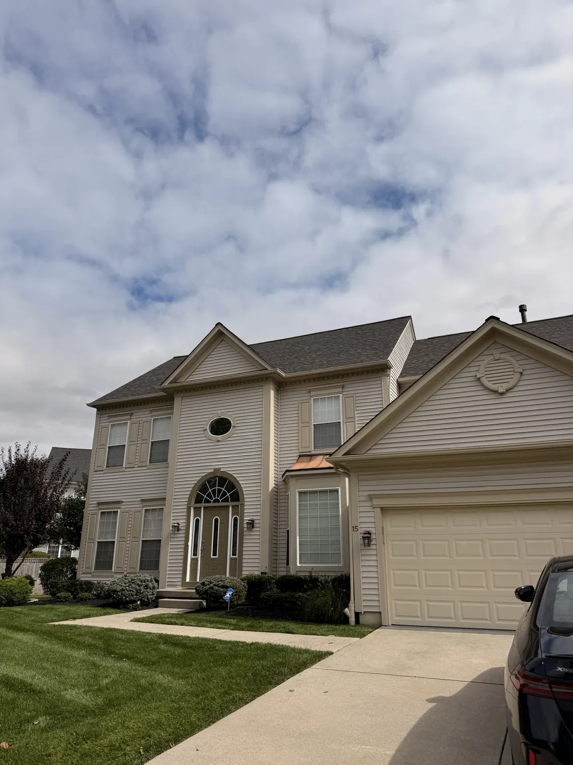 Front of a house after soft washing